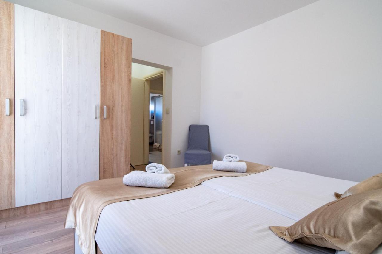 Mistral Apartments Lopar Exterior photo