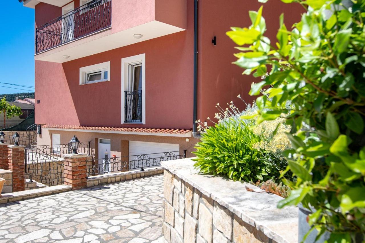 Mistral Apartments Lopar Exterior photo